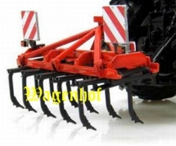 Quivogne Tiller T11 cultivator in the hitch. Universal Hobbies Scale 1:32