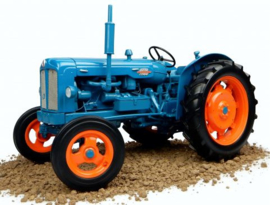 Fordson Power Major. Universal Hobbies UH2640 Scale 1:16