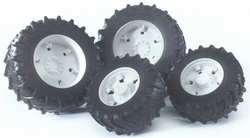 White wheels for tractors from the 03000 series Bruder BRU03301 Scale 1:16