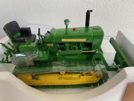 JOHN DEERE 1010 CRAWLER with blade ERTL16073A 1:16.