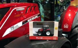 New Holland T5.120 FIAT Centenario tractor 100 jaar Fiat UH5362 schaal 1:32