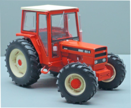 Renault 851 4 wd tractor with cabin Replicagri REP124 Scale 1:32
