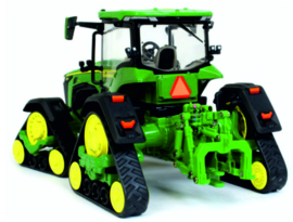 John Deere 8RX 410 tractor op brede spoorbreedte. ERTL45707 1:32.