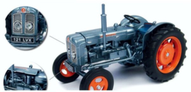 Fordson Super Major "Launch edition UH4882 Scale 1:32