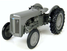 Ferguson TE20 tractor UHR001 Resin model Scale 1: 8