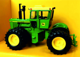 John Deere 7520 op Dubbellucht Collector ED ERTL15578A 1:32.