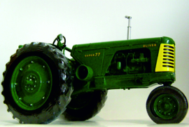 Oliver model Super 77 NF precisie model No 10 ERTL13385.
