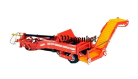 Grimme GT170 getrokken 2 rijige aardappelrooier .  ROS601345  Schaal 1:32