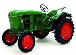 DEUTZ D15 tractor Universal Hobbies Schaal 1:16