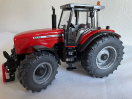 MASSEY FERGUSON 8270 Beursmodel L.C.N.2002 SIKU.