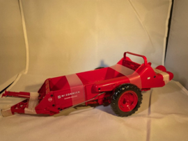 McCORMICK MODEL 200 SPREADER PREC Model No9 ERTL4201. 1:16