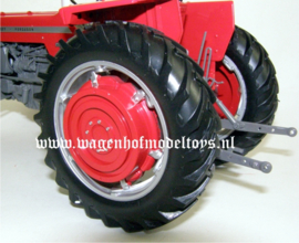 Massey Ferguson 165 USA (UH4053). Universal Hobbies. Scale 1:16