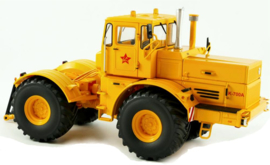 Kirovets K-700A in Yellow SC7718 1:32
