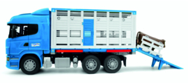 Scania R-serie veetransportwagen in Blauw incl. 1 koe.  Bruder BRU03549 Schaal 1:16