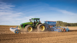 JOHN DEERE 8R 410 Prestige Collection op dubbellucht ERTL45706.