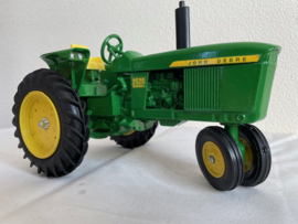 JOHN DEERE 2520 trekker FPS 94 Scale models FB2354. 1:16