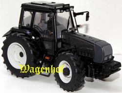 Valtra 6850 HiTech metallic Anthracite (1000 pieces) Univ Scale 1:32 UH2946