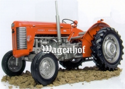 Massey Ferguson 65 MK II tractor Universal Hobbies Scale 1:16