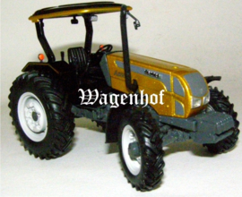 Valtra A850 gold Lim Ed 2500stuks  Universal Hobbies Schaal 1:32