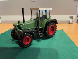Fendt FAVORIT 514C Cursor model schaal 1:43. C792