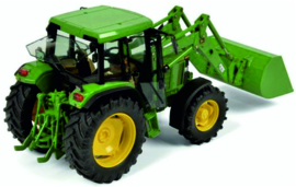 John Deere 6300 tractor met voorlader Schuco SC07733 1:32.