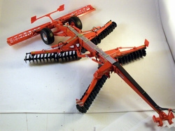 KUHN Discover XL60 disc harrow Replicagri Scale 1:32