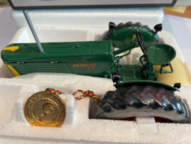 OLIVER 77 Row Crop prec model No:4 ERTL2657. 1:16.
