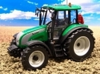 Valtra C Metallic Green Universal Hobbies Scale 1:32