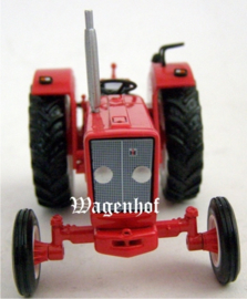 International Harverster 624 tractor Schaal 1:43