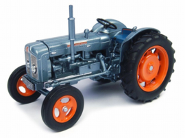 Fordson Super Major "Launch editie UH4882 Schaal 1:32