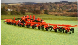 Kuhn GF13012 Circle Shaker. Britains BR43144A1 Scale 1:32
