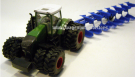 Fendt 936 on 8 wheels +7 Scissor plow reversible. SI1955 Siku Scale 1:50