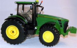 John Deere 8295R Britains Scale 1:32