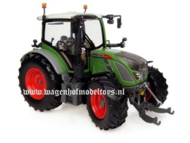 Fendt 516 Vario tractor UH4117 Universal hobbies Scale 1:32