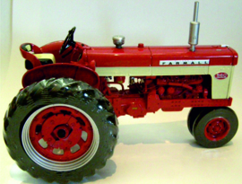 Farmall 560 Diesel precision model No 19 ERTL14276.