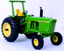 John Deere Model 4000 precision model no 5 ERTL5684 1:16.