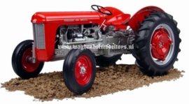 Massey Ferguson 35 special. UH4066  Universal hobbies Schaal 1:16