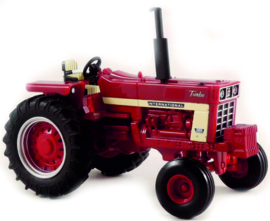 INTERNATIONAL 1066 TURBO with 2WD Britains BR43294 1:32.