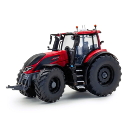 VALTRA Q305 in ROOD UH6674. TOYS-FARM LIM ED 500.