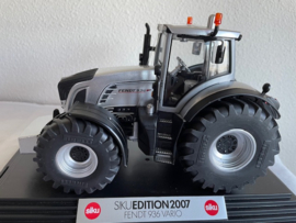 FENDT 936 VARIO in zilver Edition SIKU Si7783.