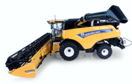 NH CR10.90 wheeled combine harvester UH4868. Scale 1:32