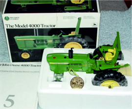 John Deere Model 4000 precision model no 5 ERTL5684 1:16.