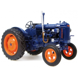 Fordson E27N. Universal Hobbies UH2638. Scale 1:16