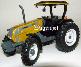Valtra A850 gold Lim Ed 2500 pieces Universal Hobbies Scale 1:32