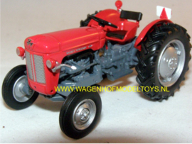 Massey Ferguson 825 1:43. UH6056