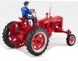 Farmall Super FC tractor. Replicagr . REP 174 Schaal 1:32