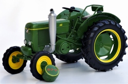 Societé Francaise Vierzon 201 tractor  Replicagri.  Schaal 1:16