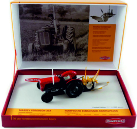 Massey Ferguson 35X met Rumpstad ploeg 30 jaar landbouwminiaturenbeurs UH5357.