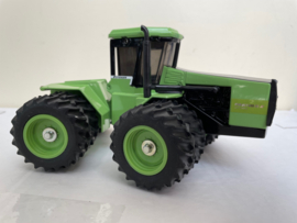 STEIGER CP1400 FPS show 2003 ZSM1015 1:32 Scale Models.