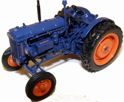 Fordson E27N farming Schaal 1:43